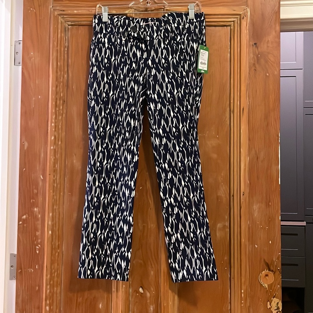 Lilly Pulitzer Luxury Capri, size 4 in Bright Navy and White (New School print)